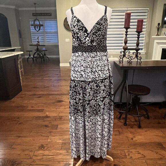 Nomadic Traders Dresses & Skirts - Nomadic Traders Maxi Dress Women's Size XL X-Large Black White Sleeveless Rayon